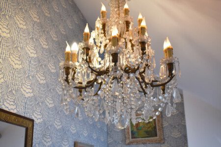 Luxury studio Rue Saint-Honoré Paris 1st – antique crystal chandelier detail
