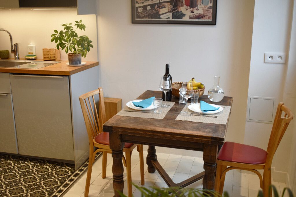 MM Dining Table scaled