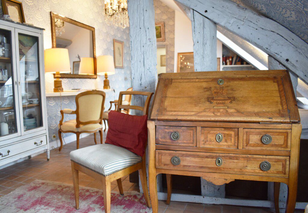 antique desk scaled
