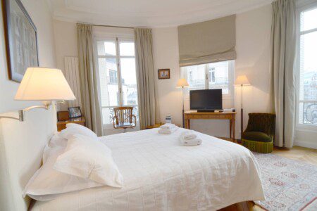 location paris champs elysees11