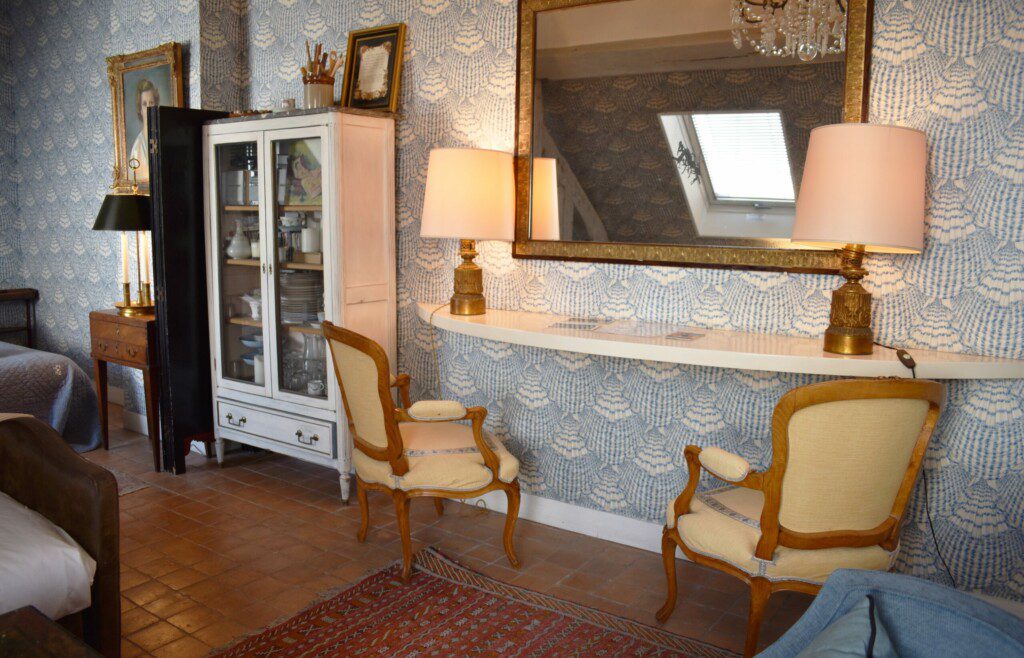 make up counter scaled