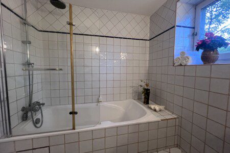 Les Oliviers Bathtub