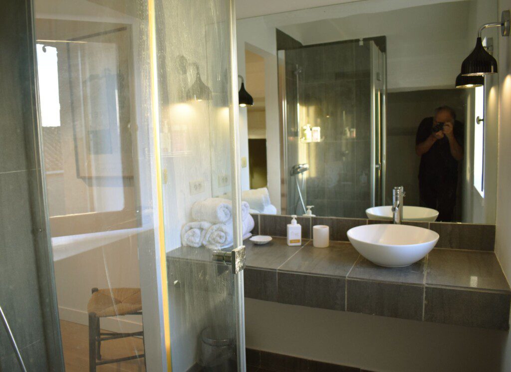 Les Oliviers Sink and Shower on Mezzanine