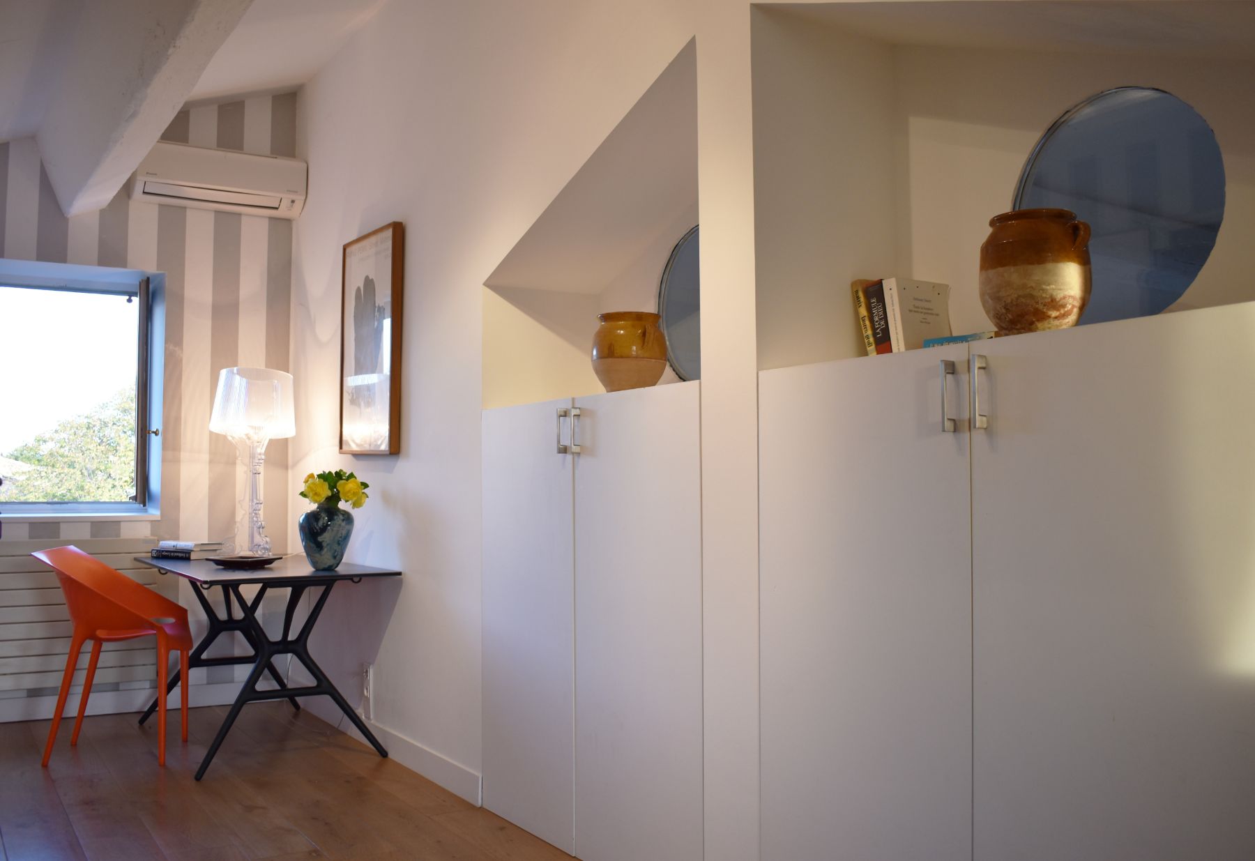 Les Oliviers Working Desk and Closets